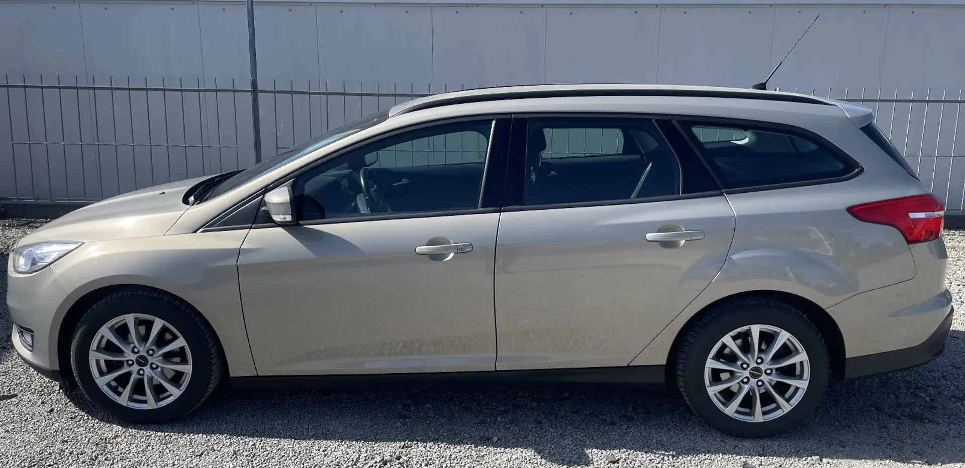 Vehicle image, number 10