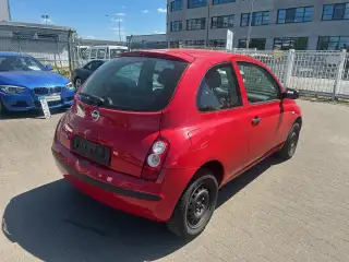 Vehicle image thumbnail, number 4