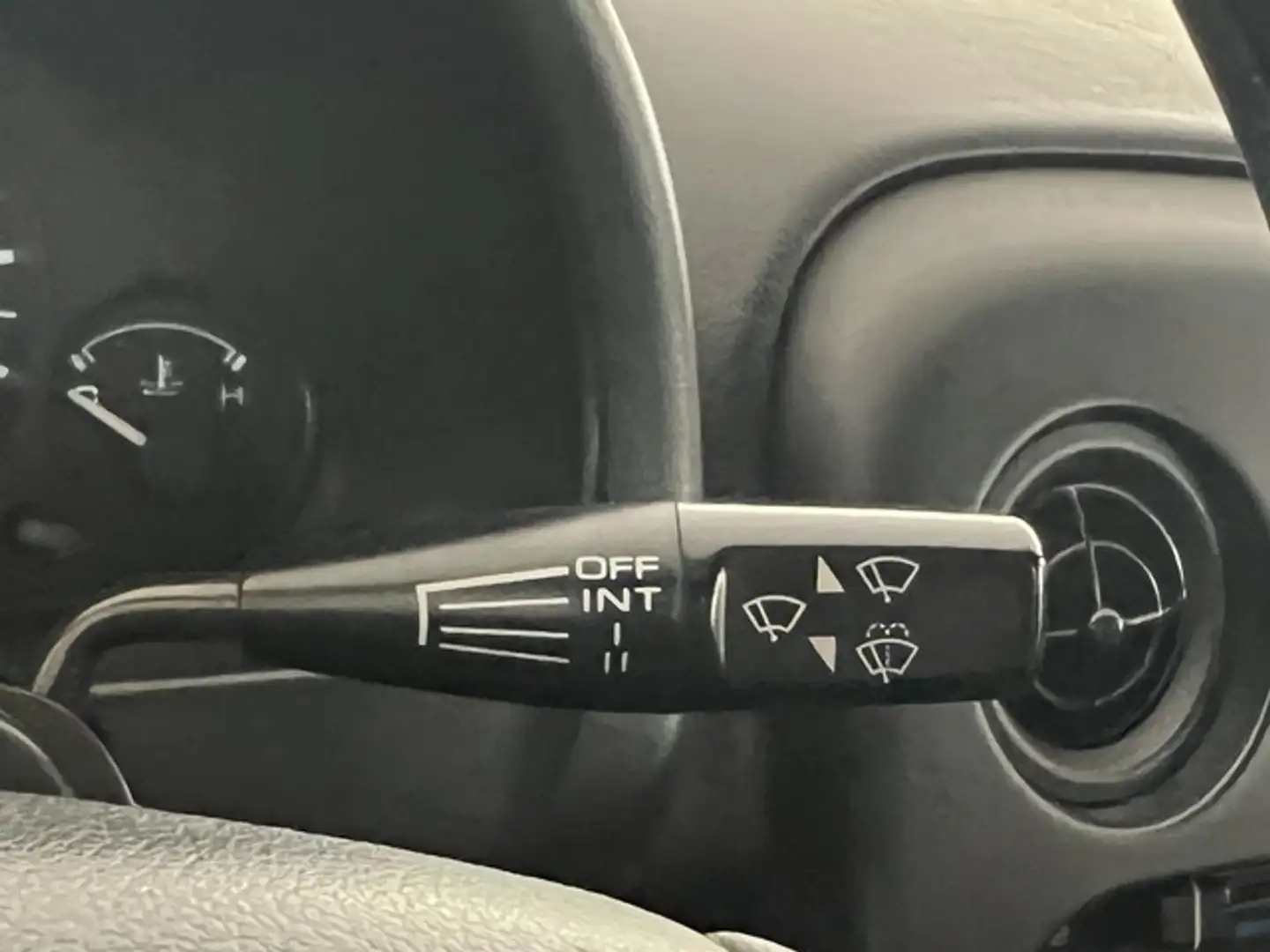 Vehicle image, number 13