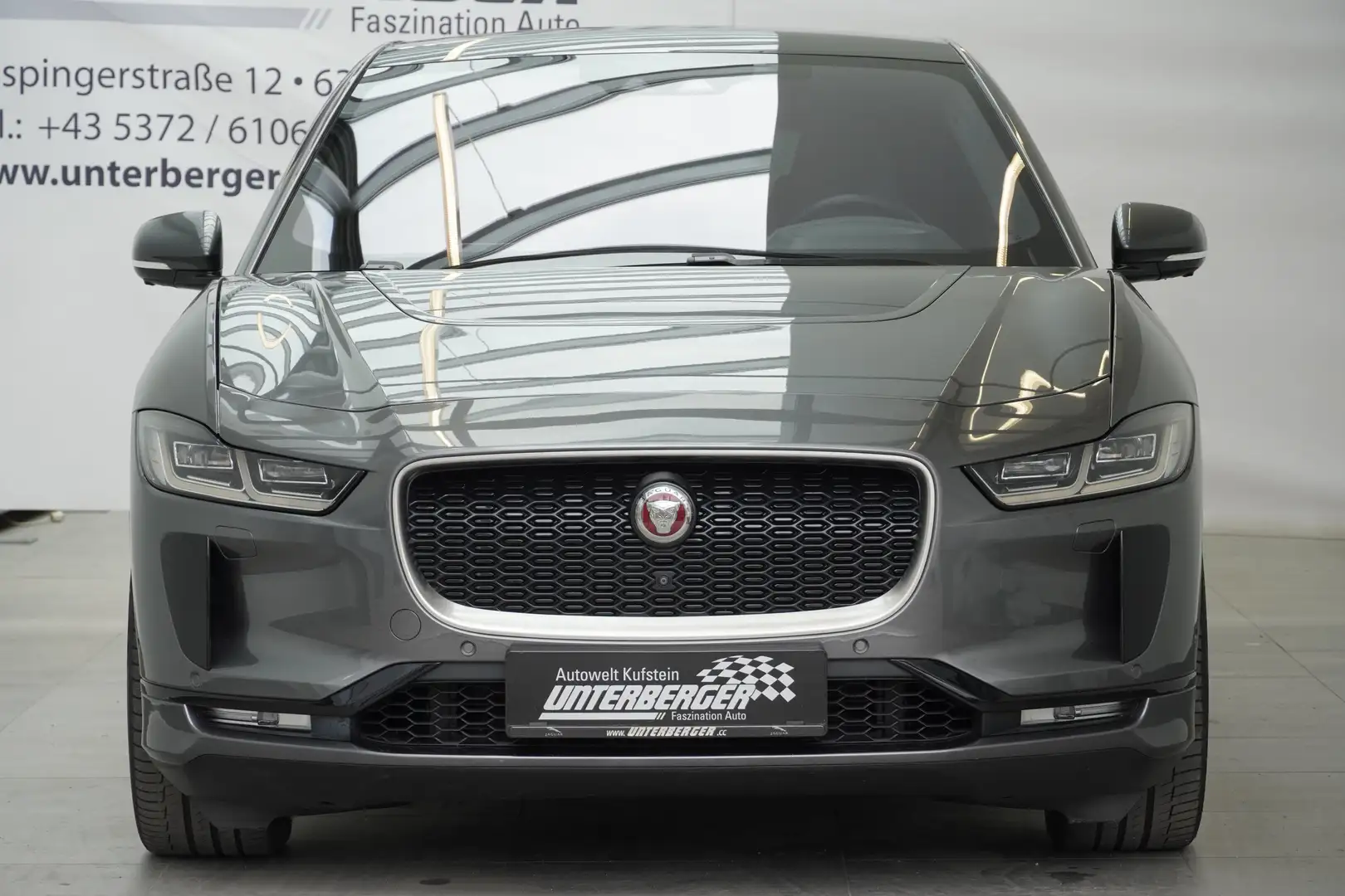 Vehicle image, number 4