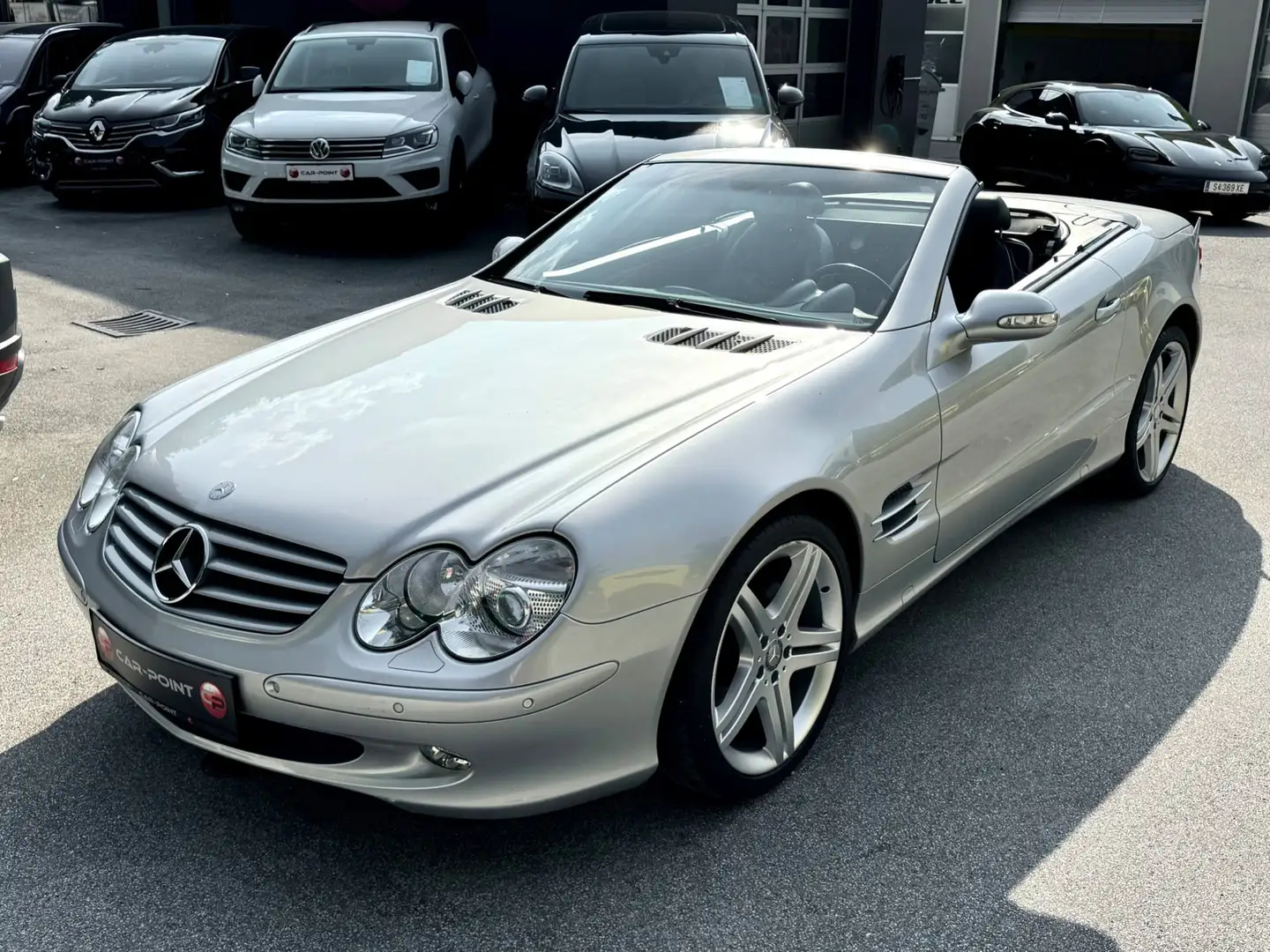 Vehicle image, number 12
