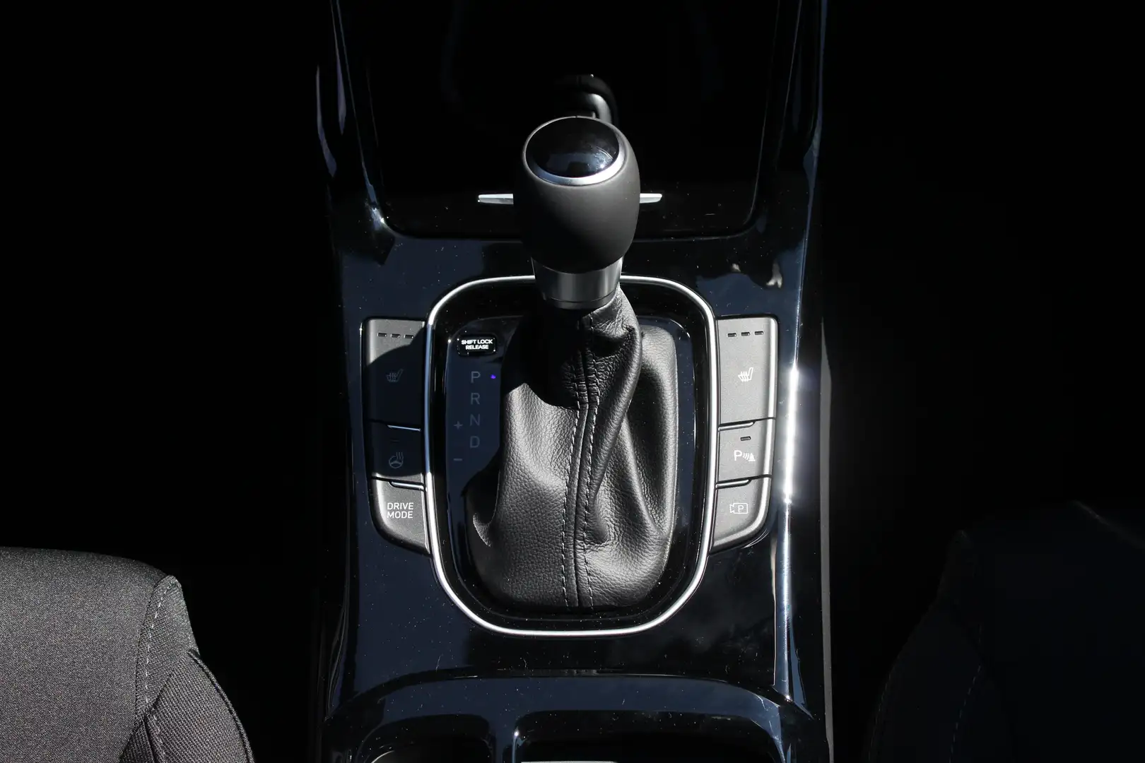 Vehicle image, number 12