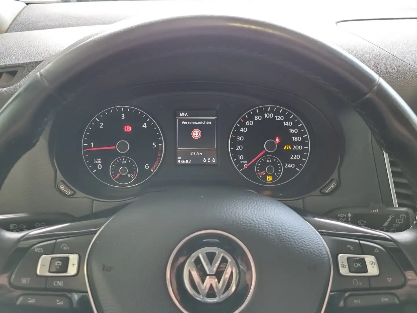 Vehicle image, number 9