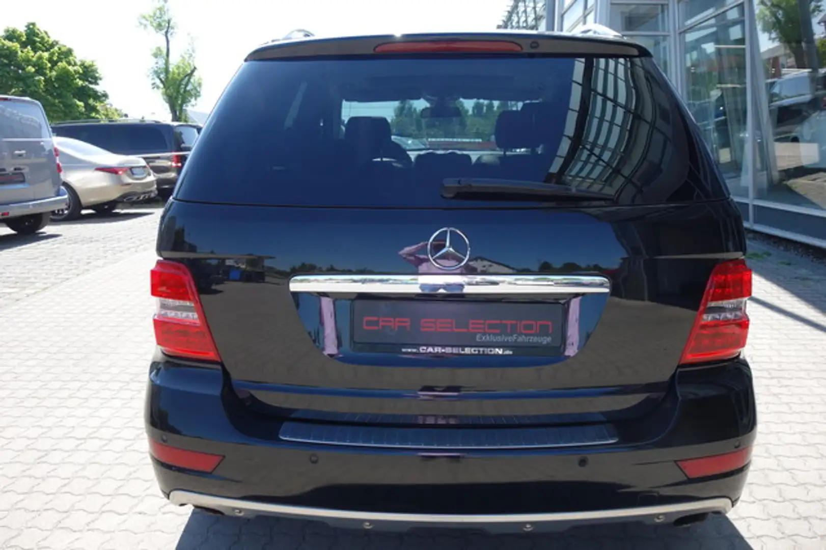 Vehicle image, number 16