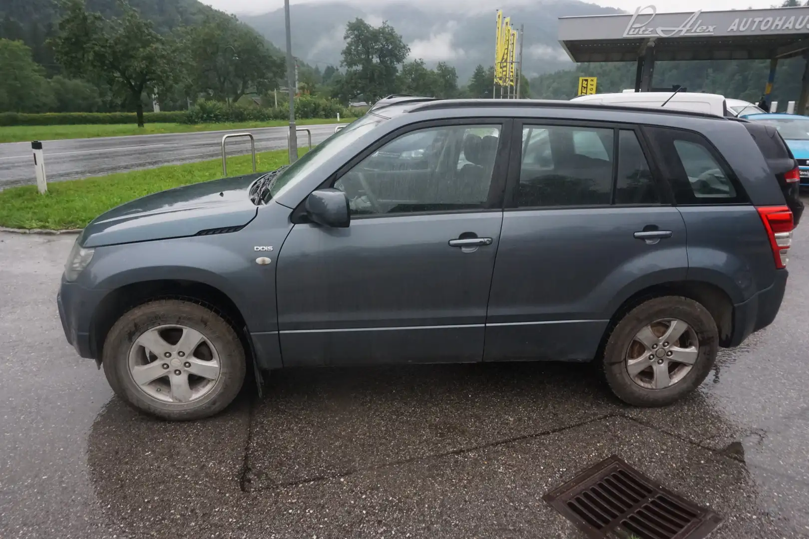Vehicle image, number 4