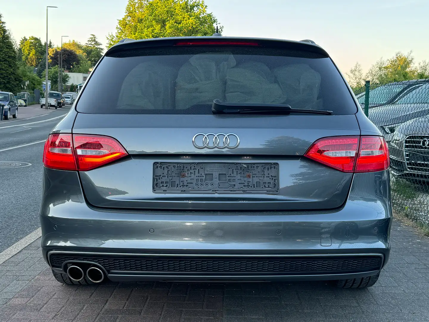 Vehicle image, number 9
