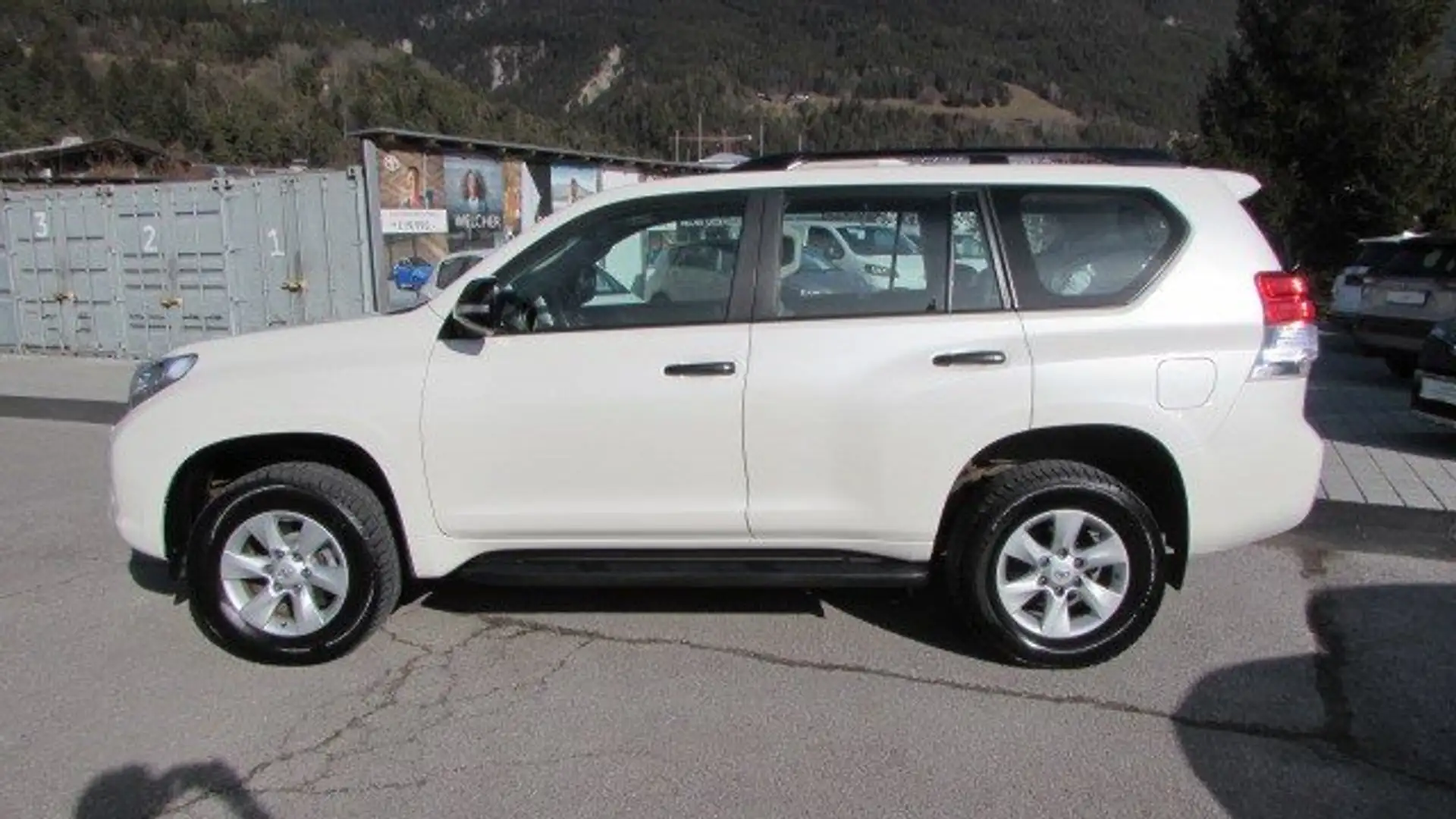 Vehicle image, number 3
