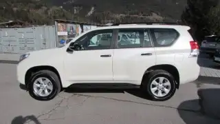 Vehicle image thumbnail, number 3