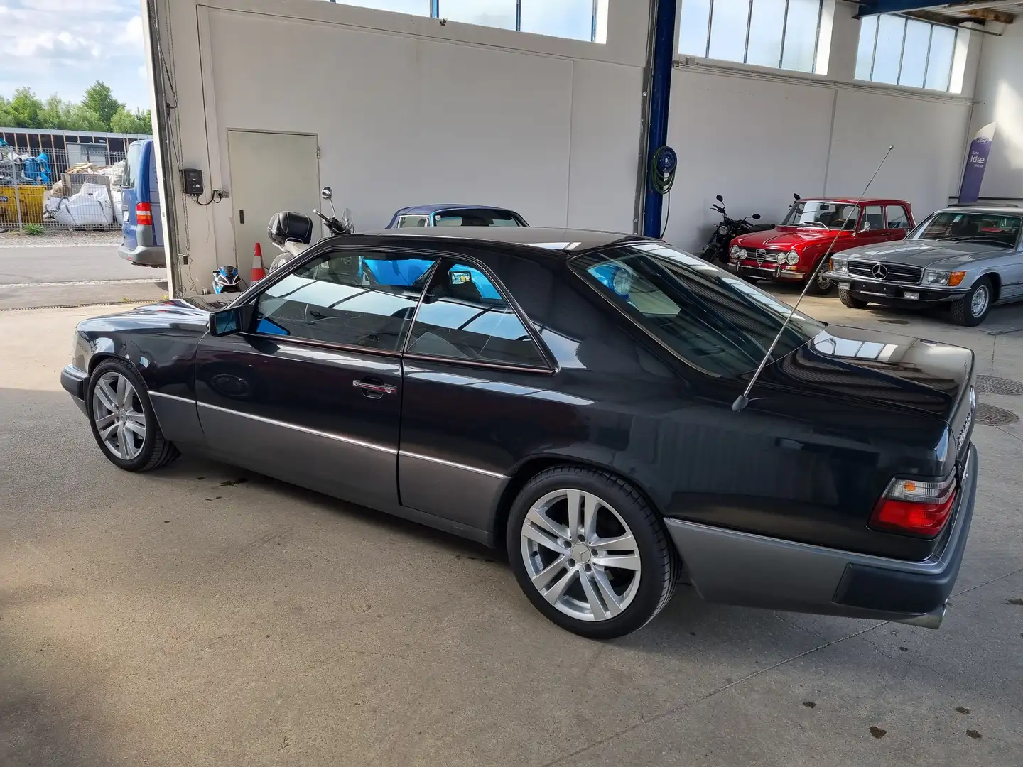 Vehicle image, number 8