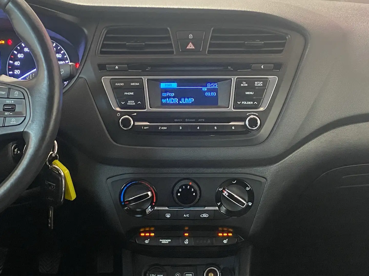 Vehicle image, number 14