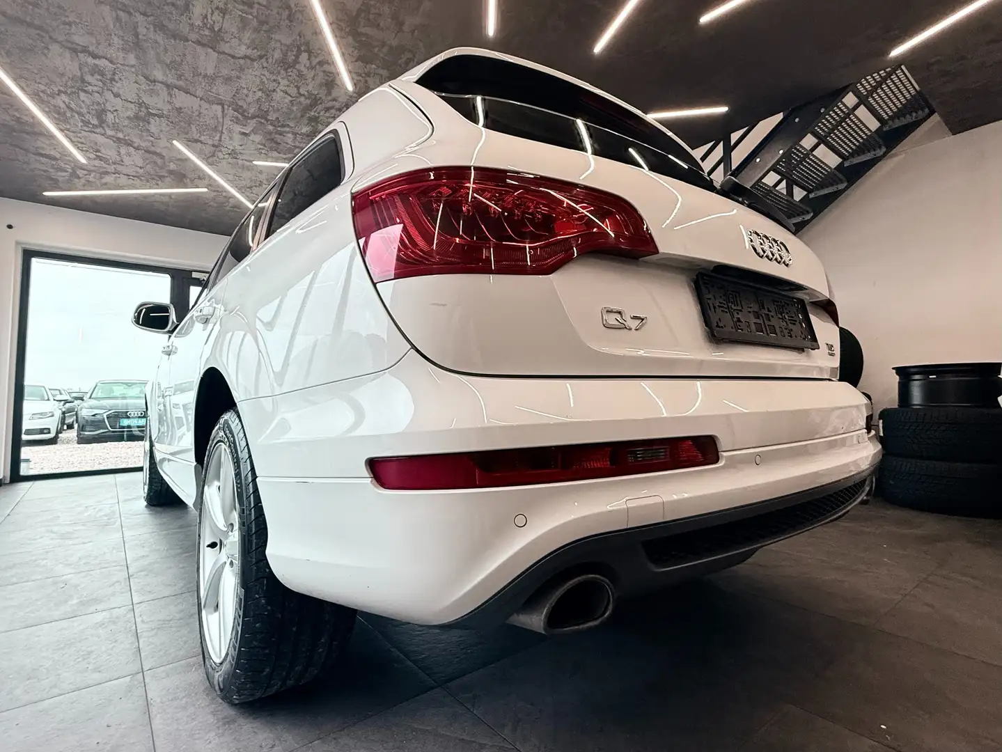 Vehicle image, number 6