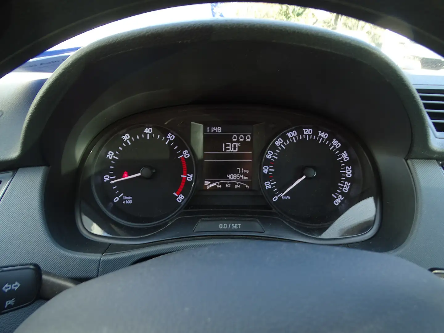 Vehicle image, number 12