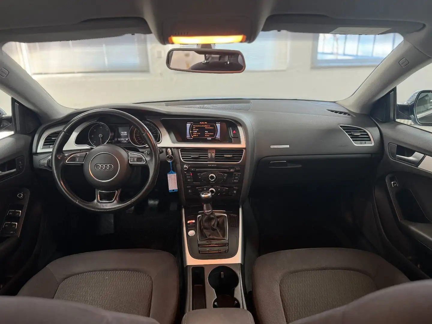 Vehicle image, number 19