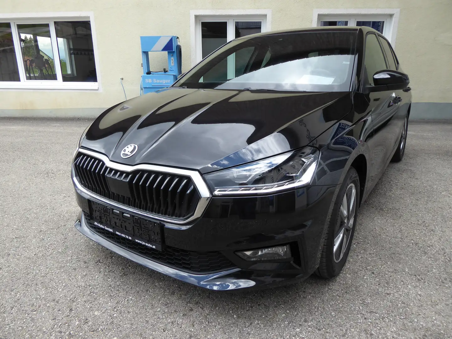 Vehicle image, number 1