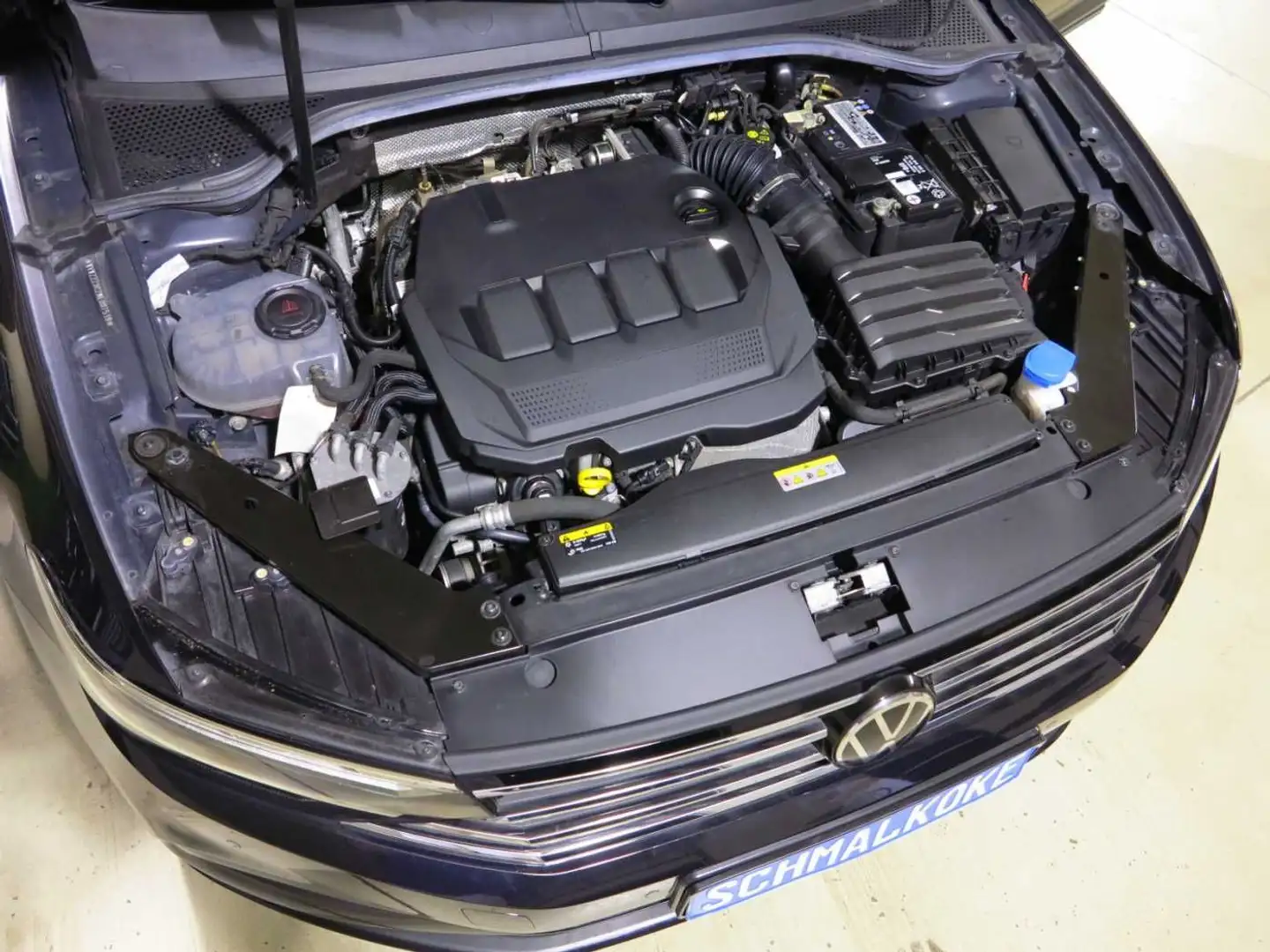 Vehicle image, number 8