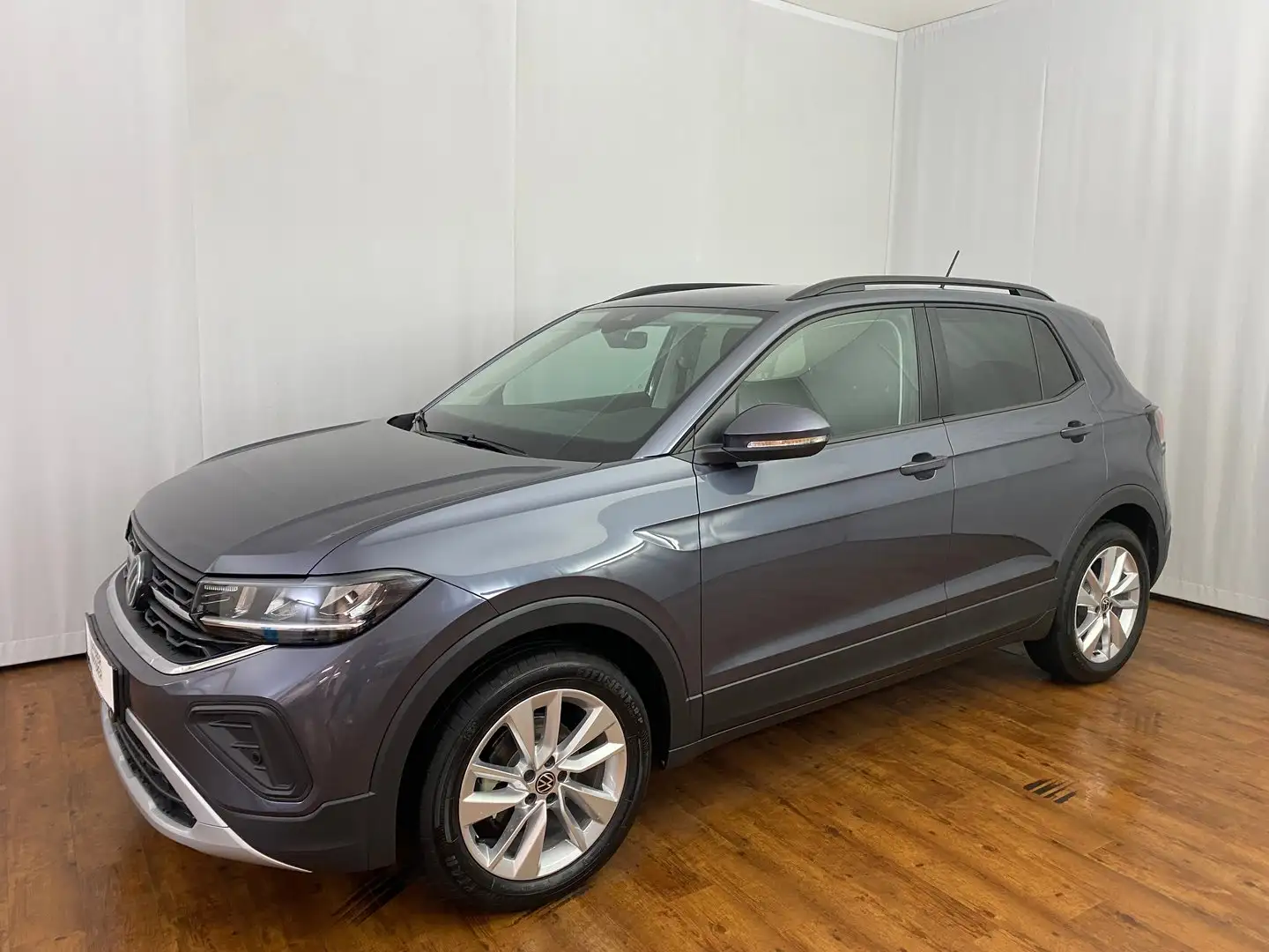 Vehicle image, number 2