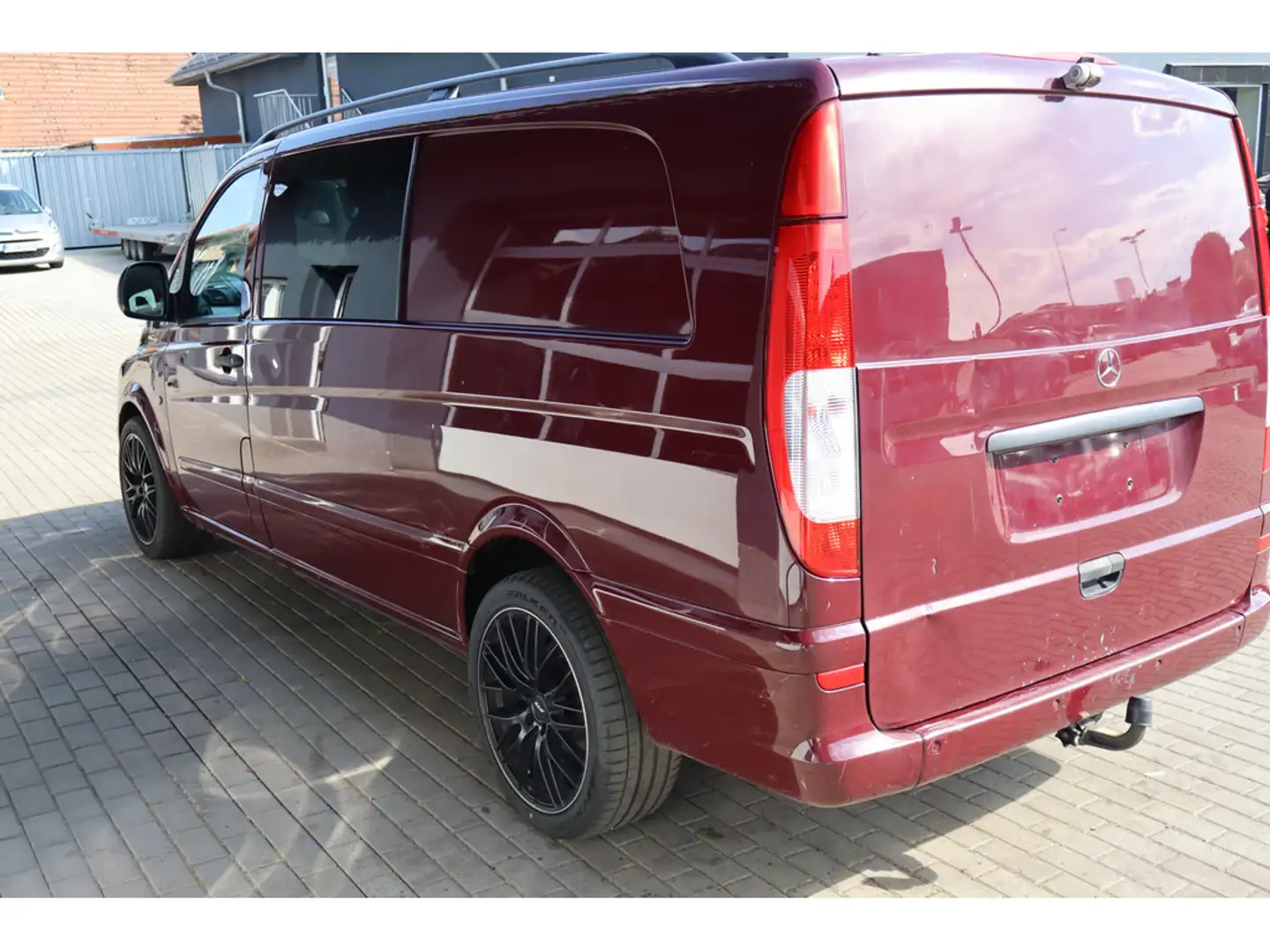 Vehicle image, number 6