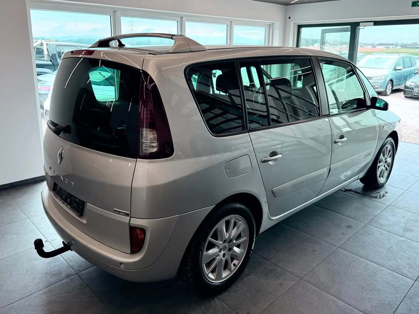 Vehicle image, number 4