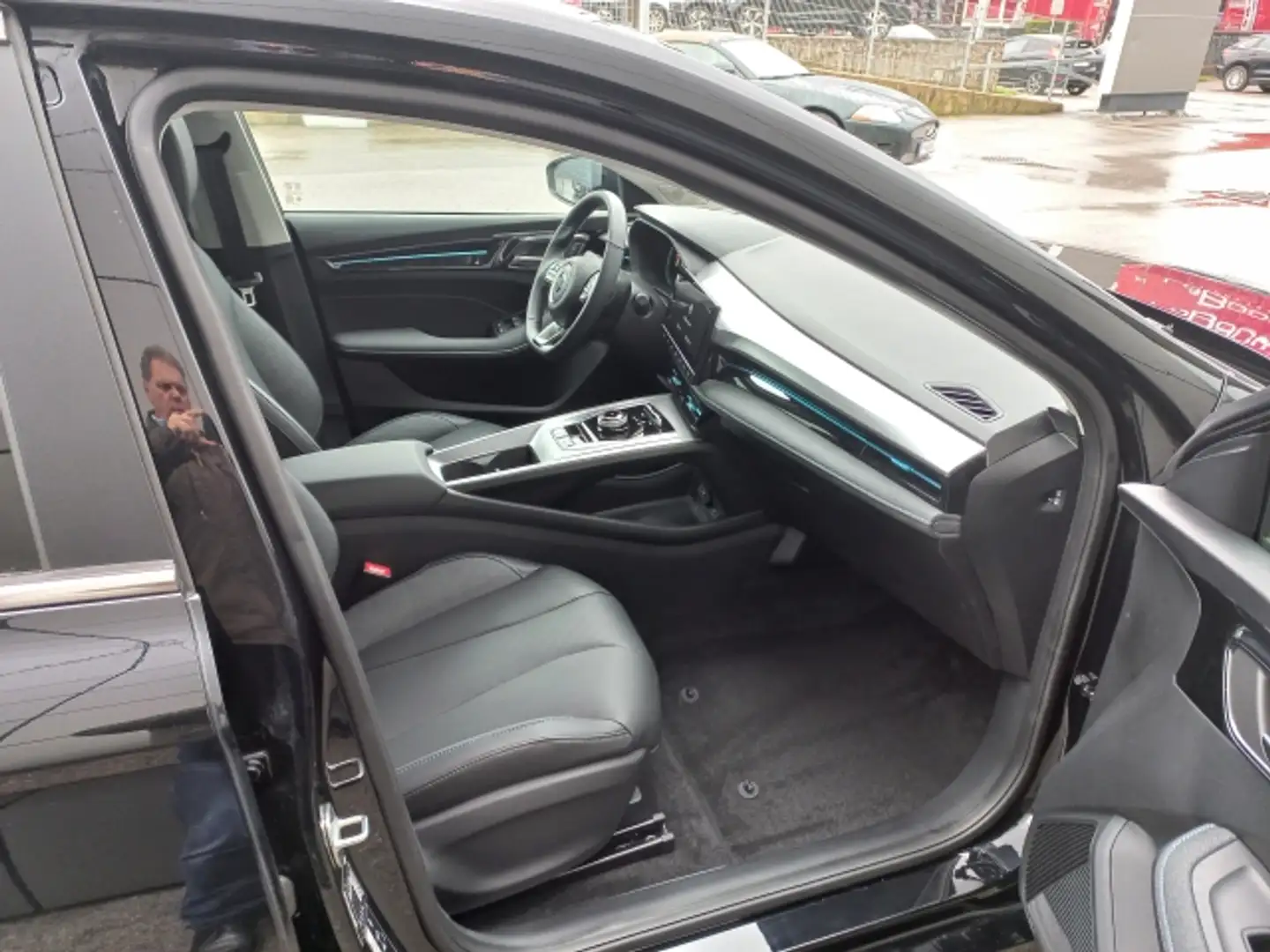 Vehicle image, number 6