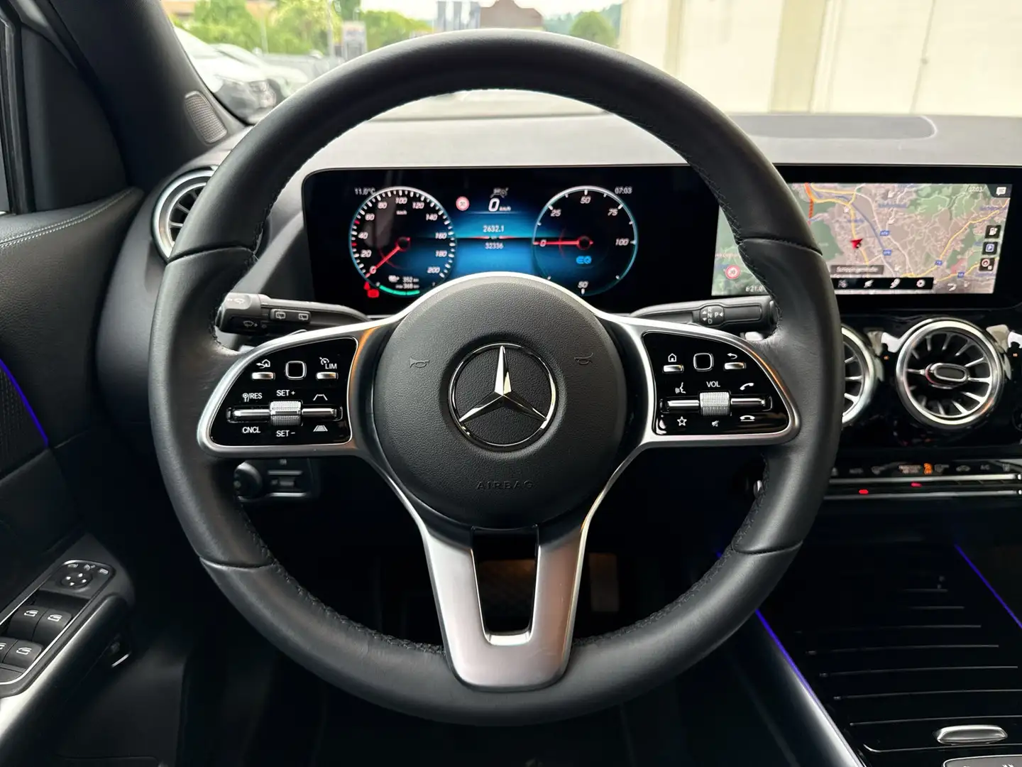 Vehicle image, number 9