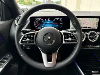 Vehicle image thumbnail, number 9
