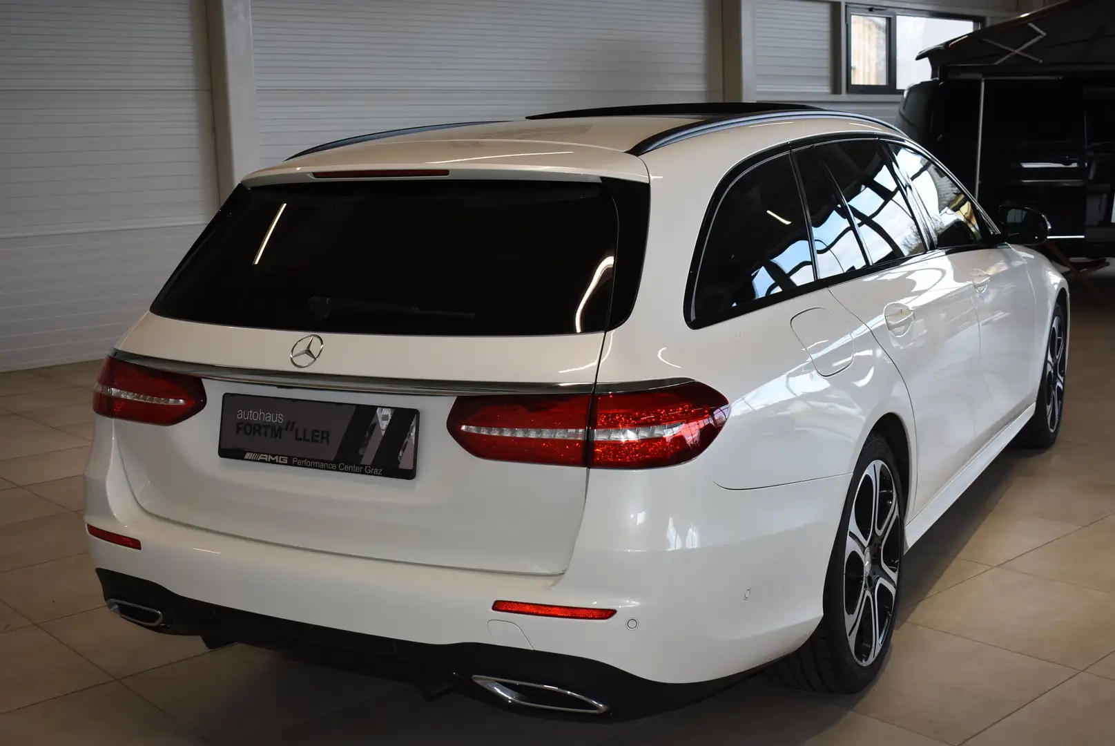 Vehicle image, number 8