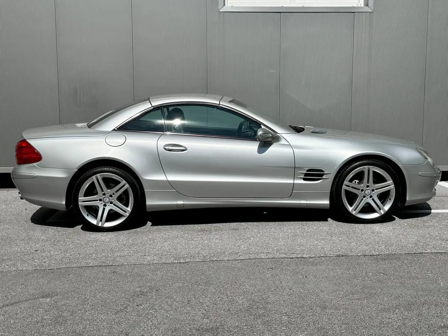 Vehicle image, number 3