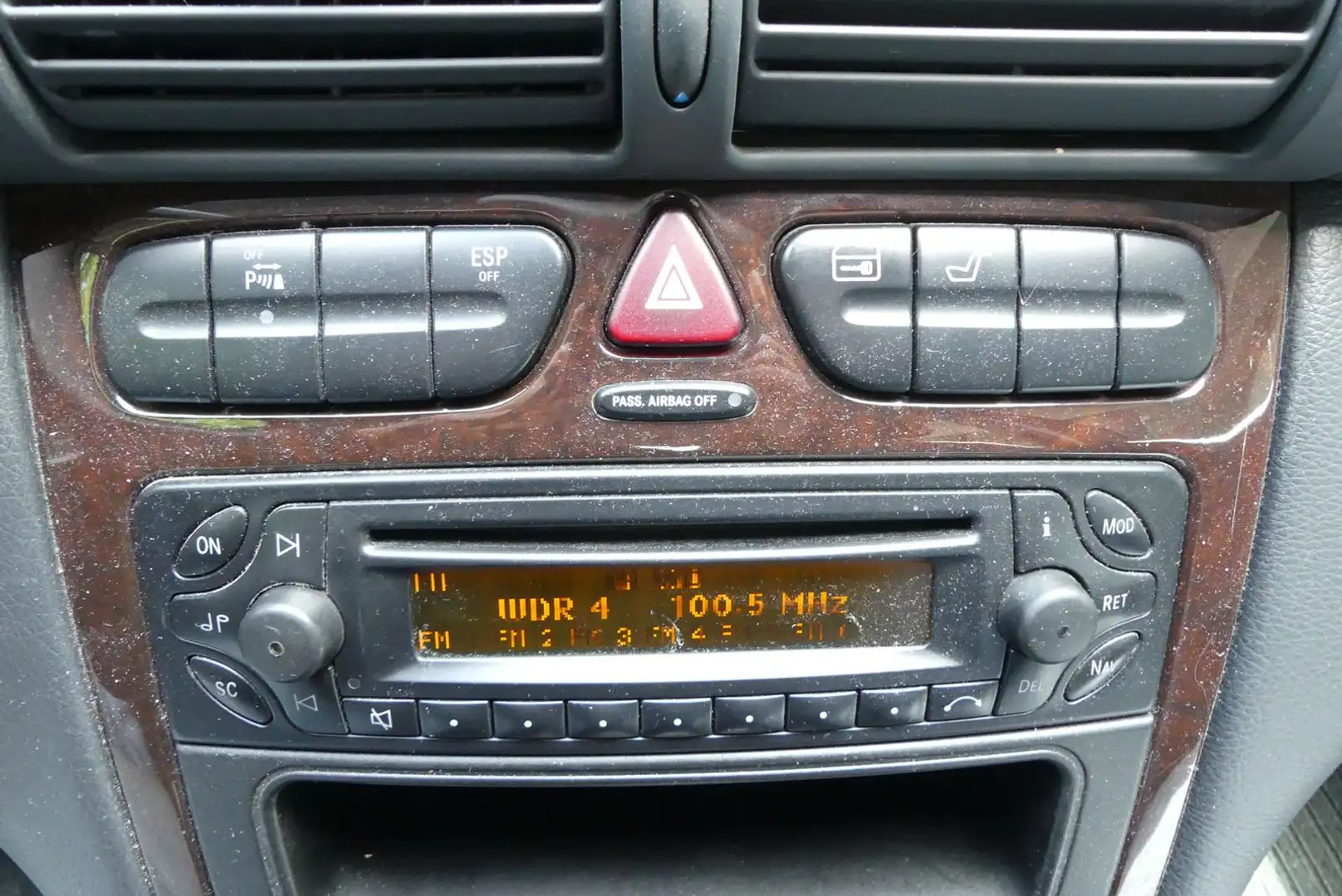 Vehicle image, number 19