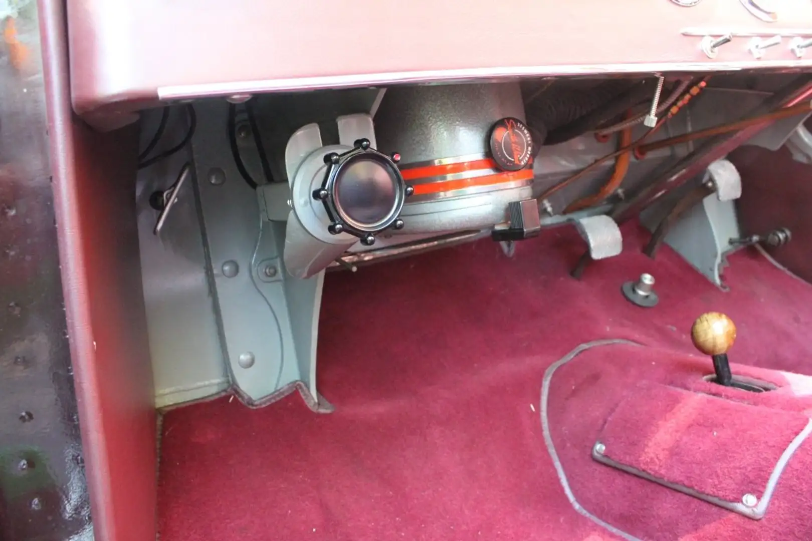 Vehicle image, number 14