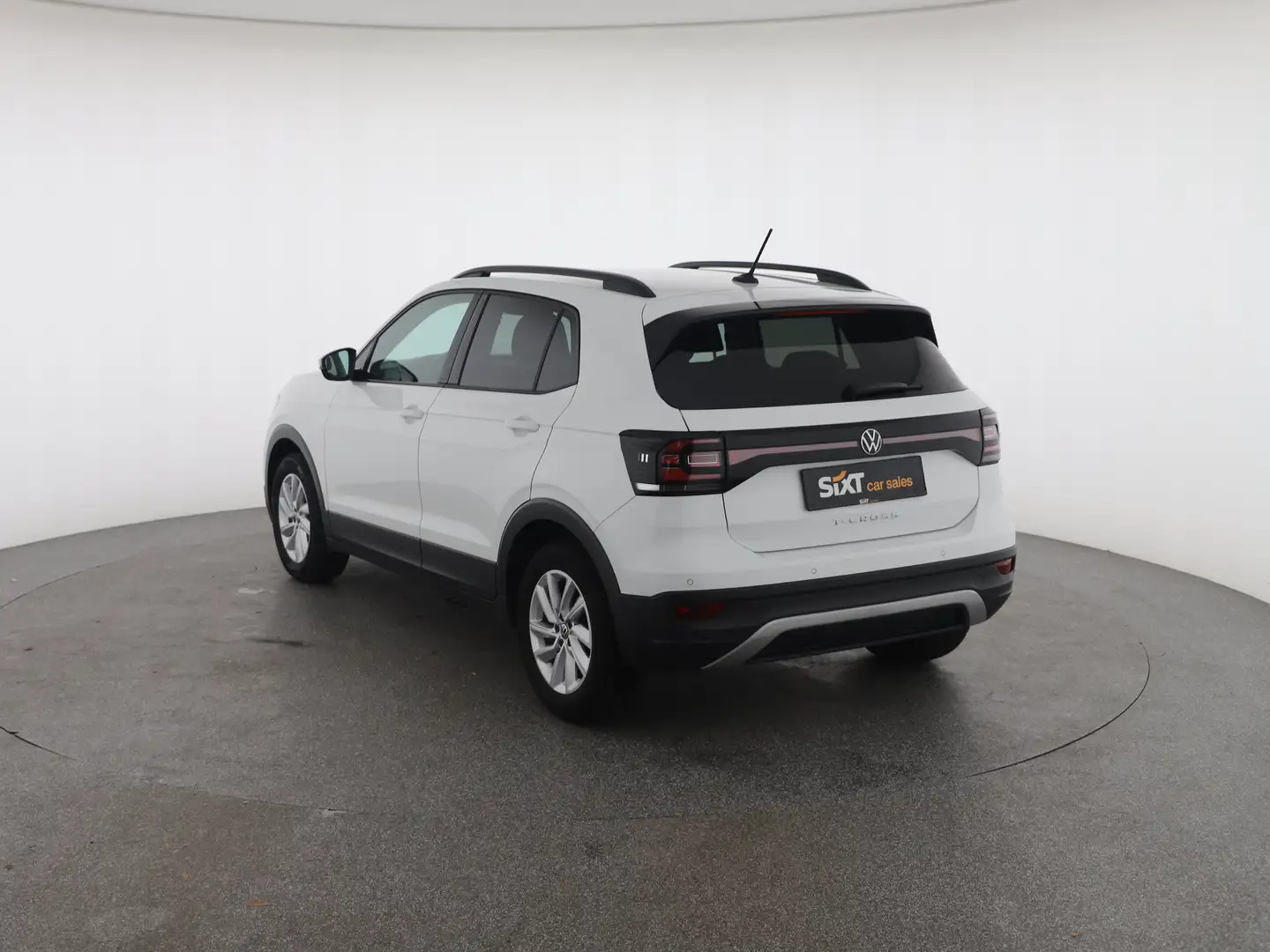 Vehicle image, number 4