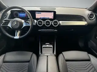 Vehicle image thumbnail, number 8