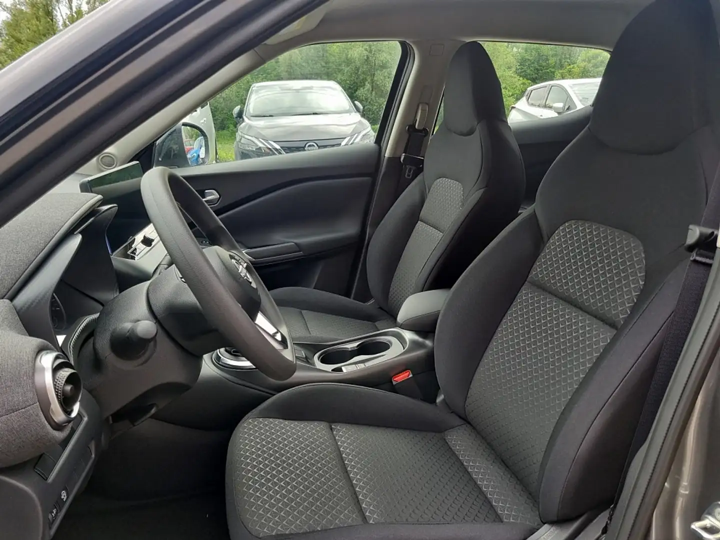 Vehicle image, number 8