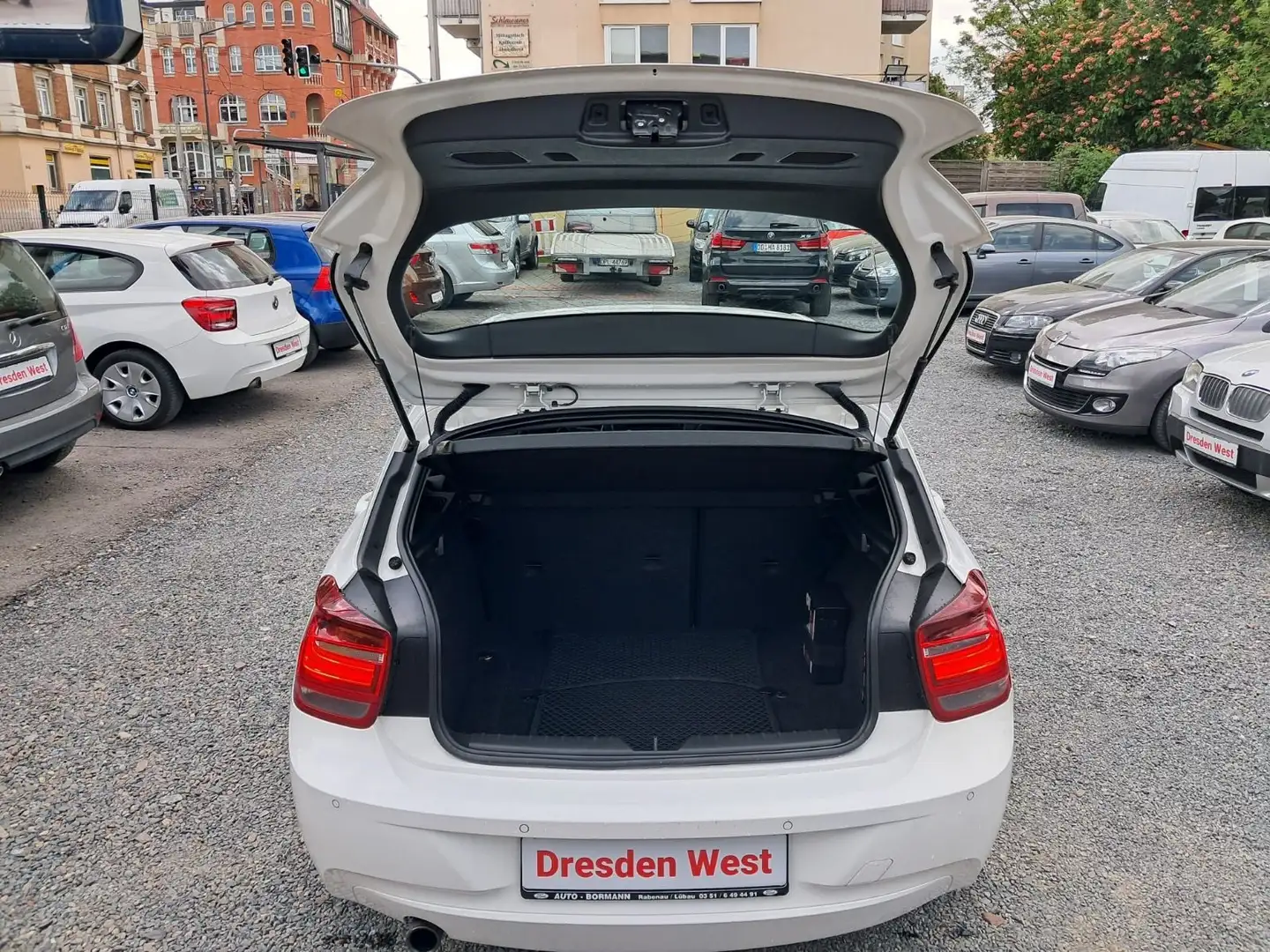 Vehicle image, number 9