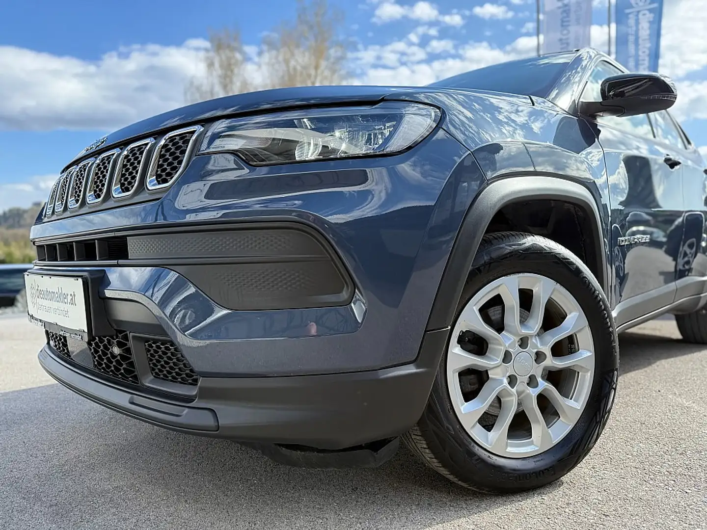 Vehicle image, number 4