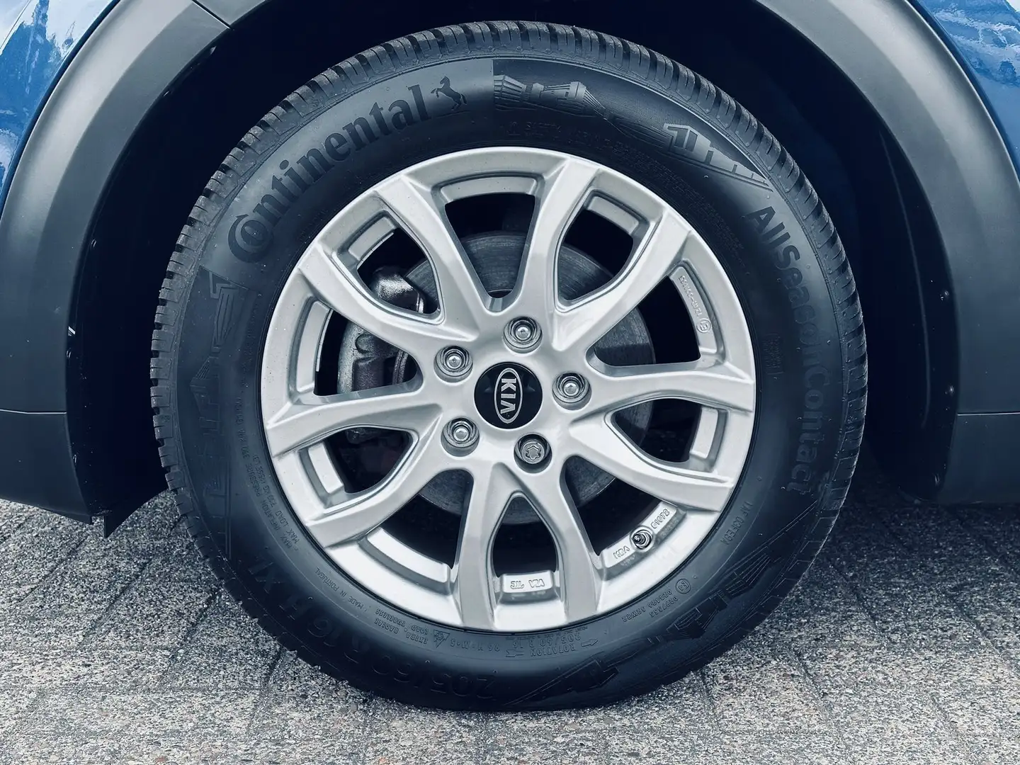 Vehicle image, number 8