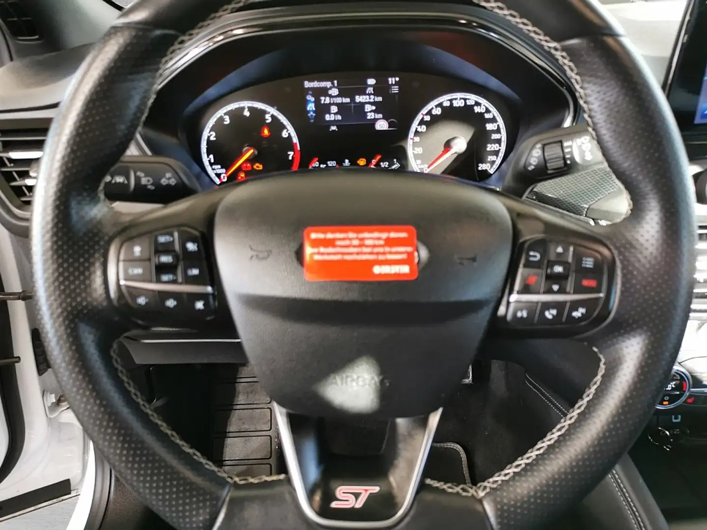 Vehicle image, number 9