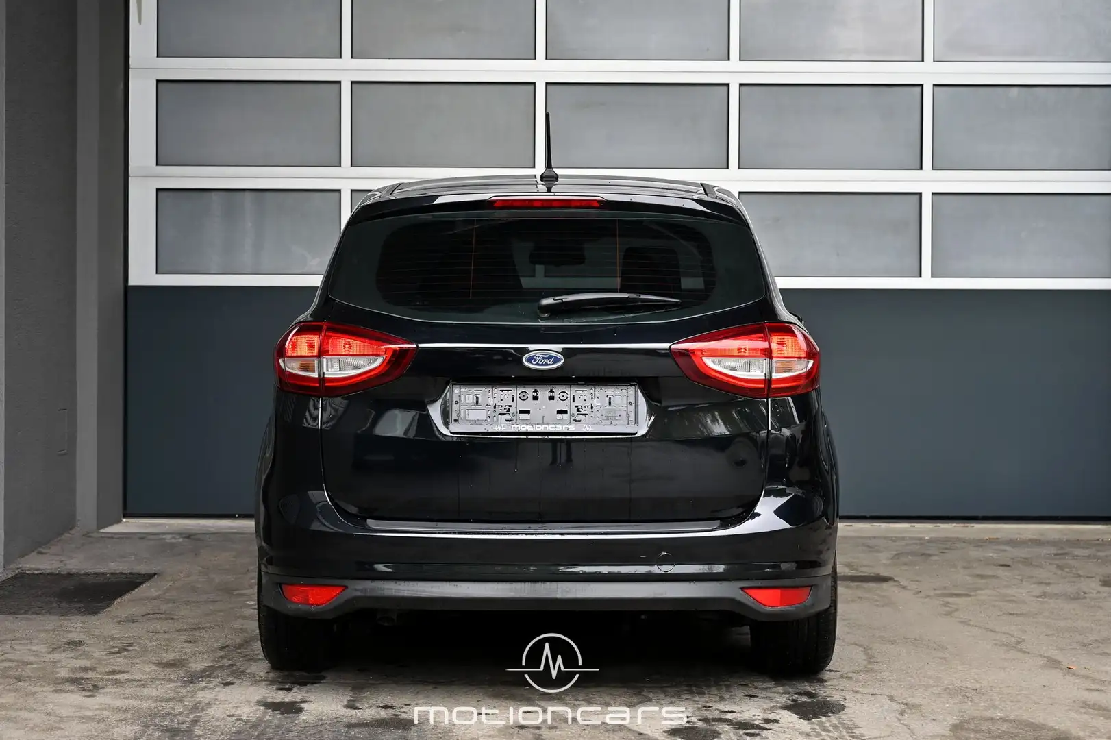 Vehicle image, number 4