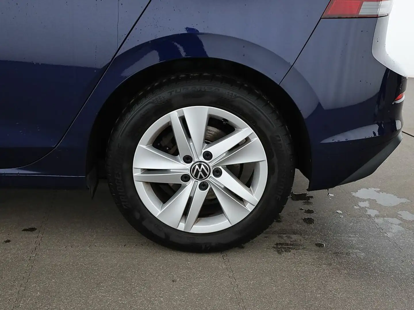 Vehicle image, number 20