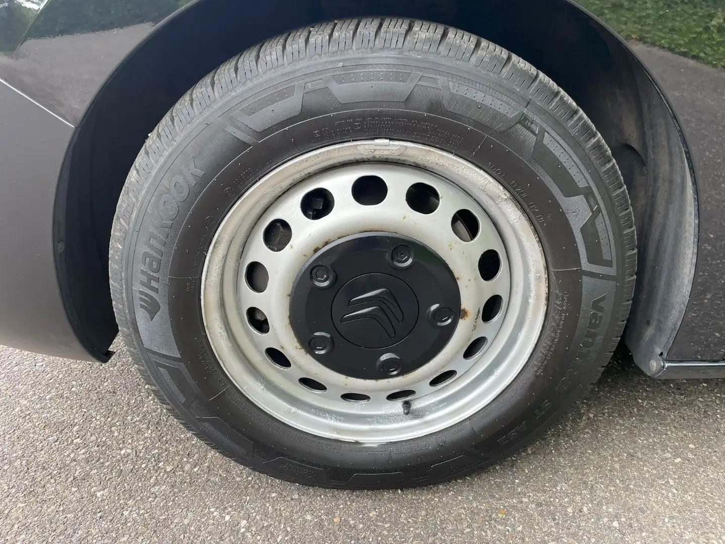 Vehicle image, number 9