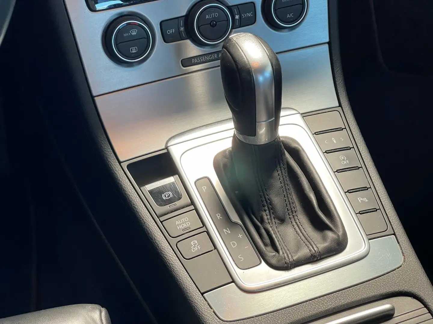 Vehicle image, number 13
