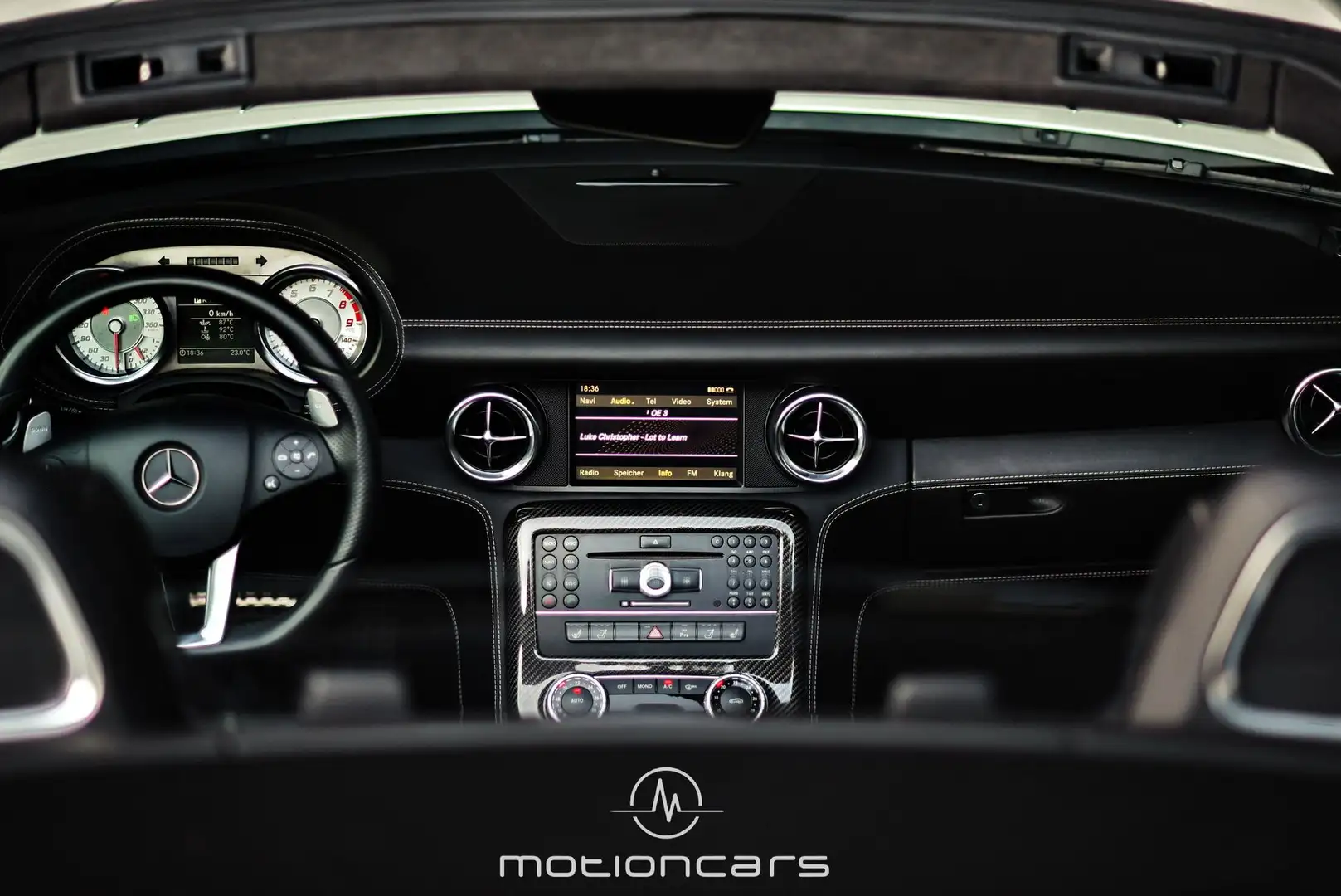 Vehicle image, number 33