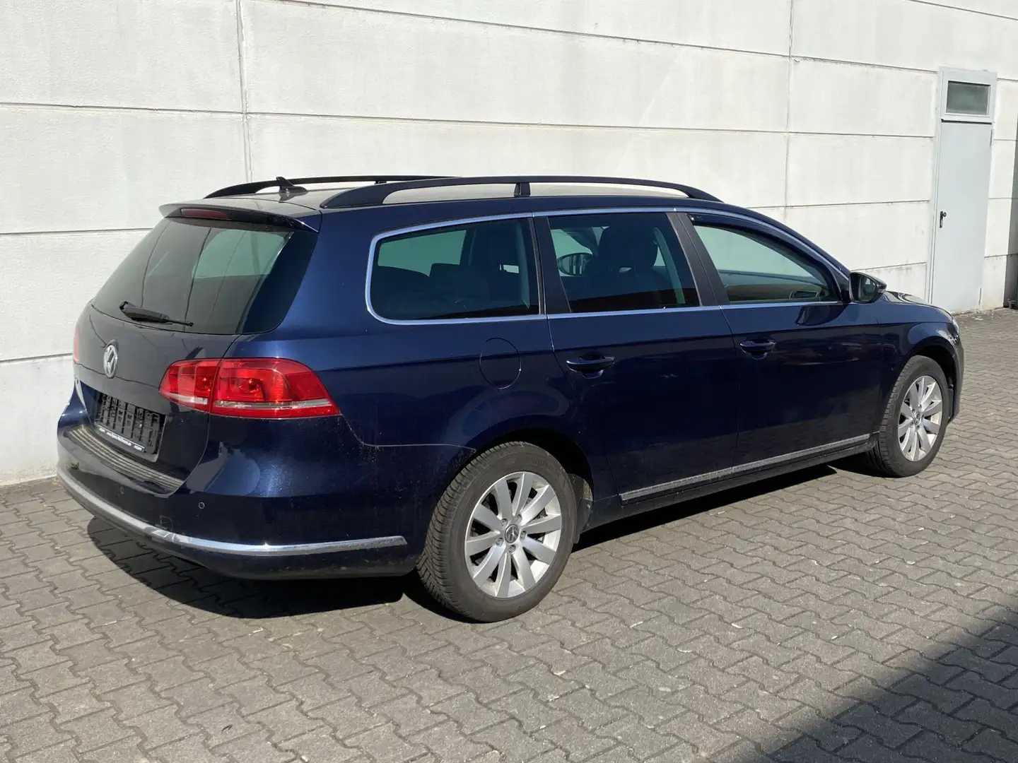 Vehicle image, number 3