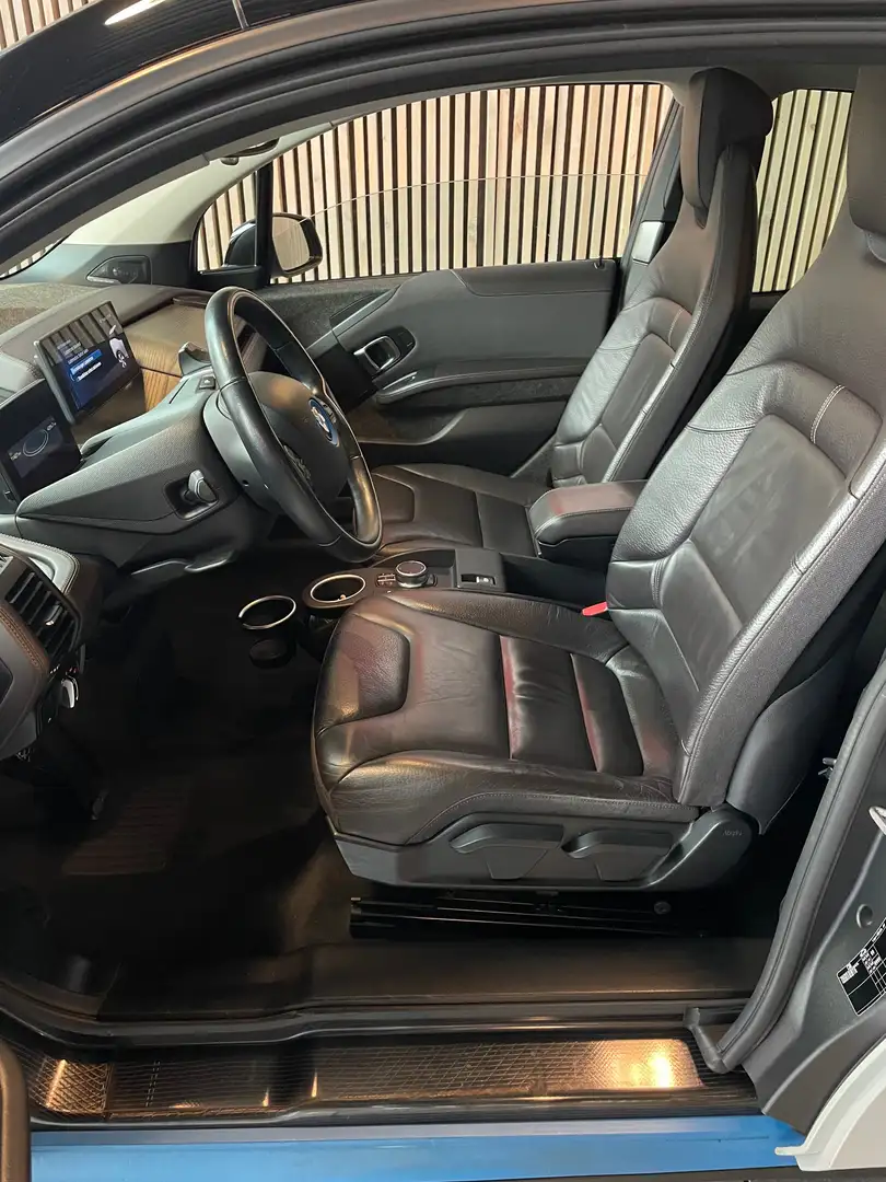 Vehicle image, number 9