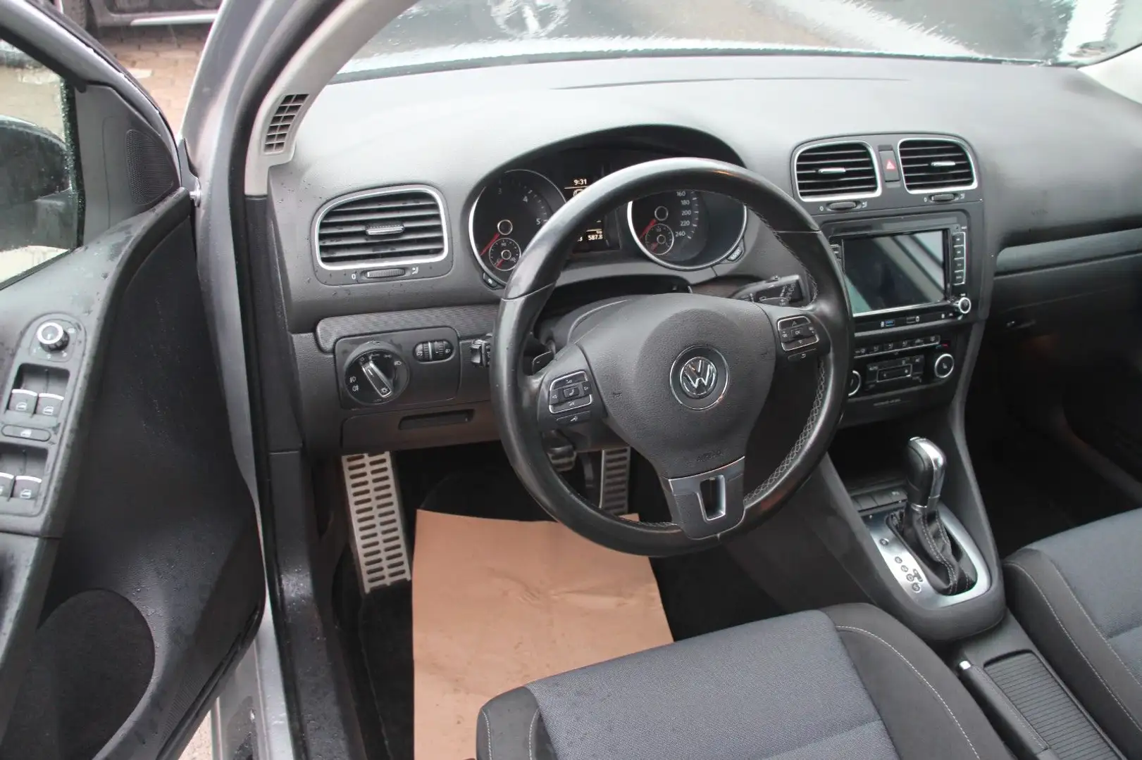 Vehicle image, number 11