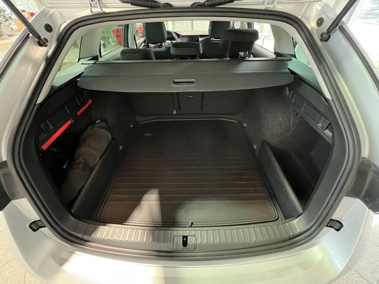 Vehicle image, number 7