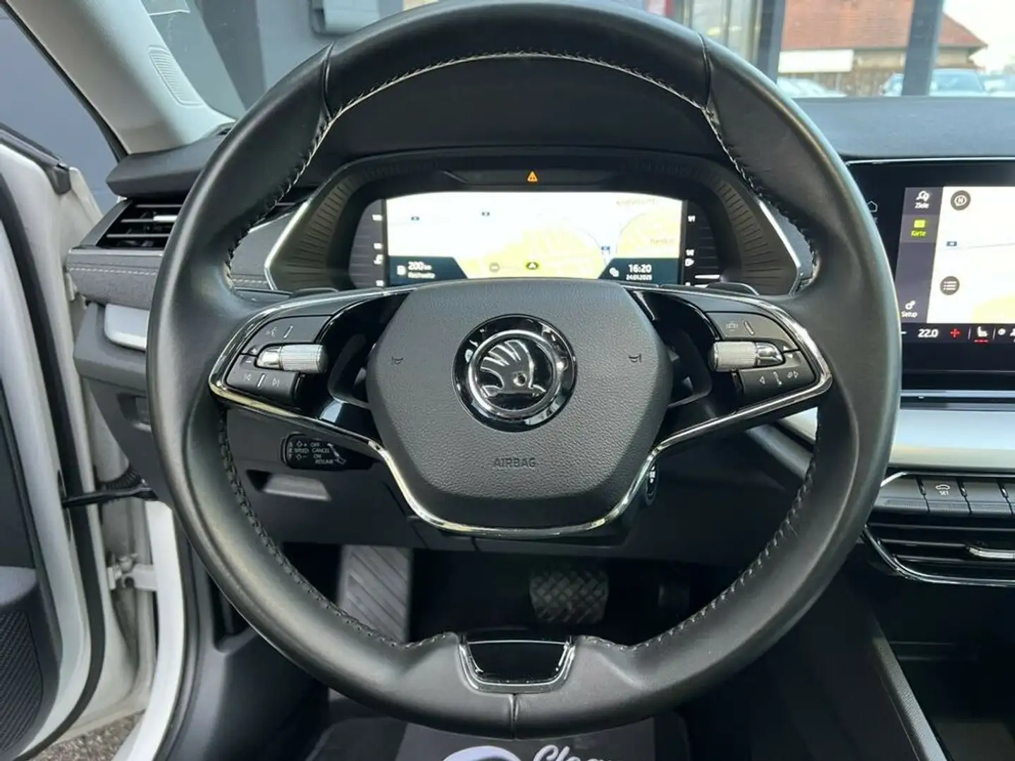 Vehicle image, number 19