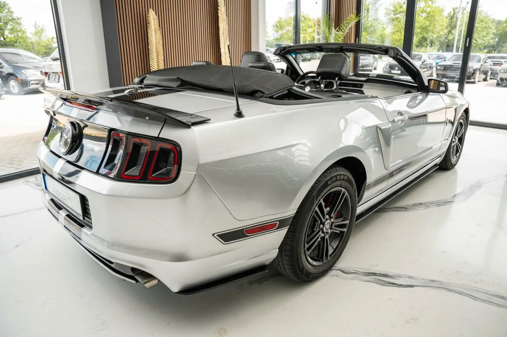Vehicle image, number 5