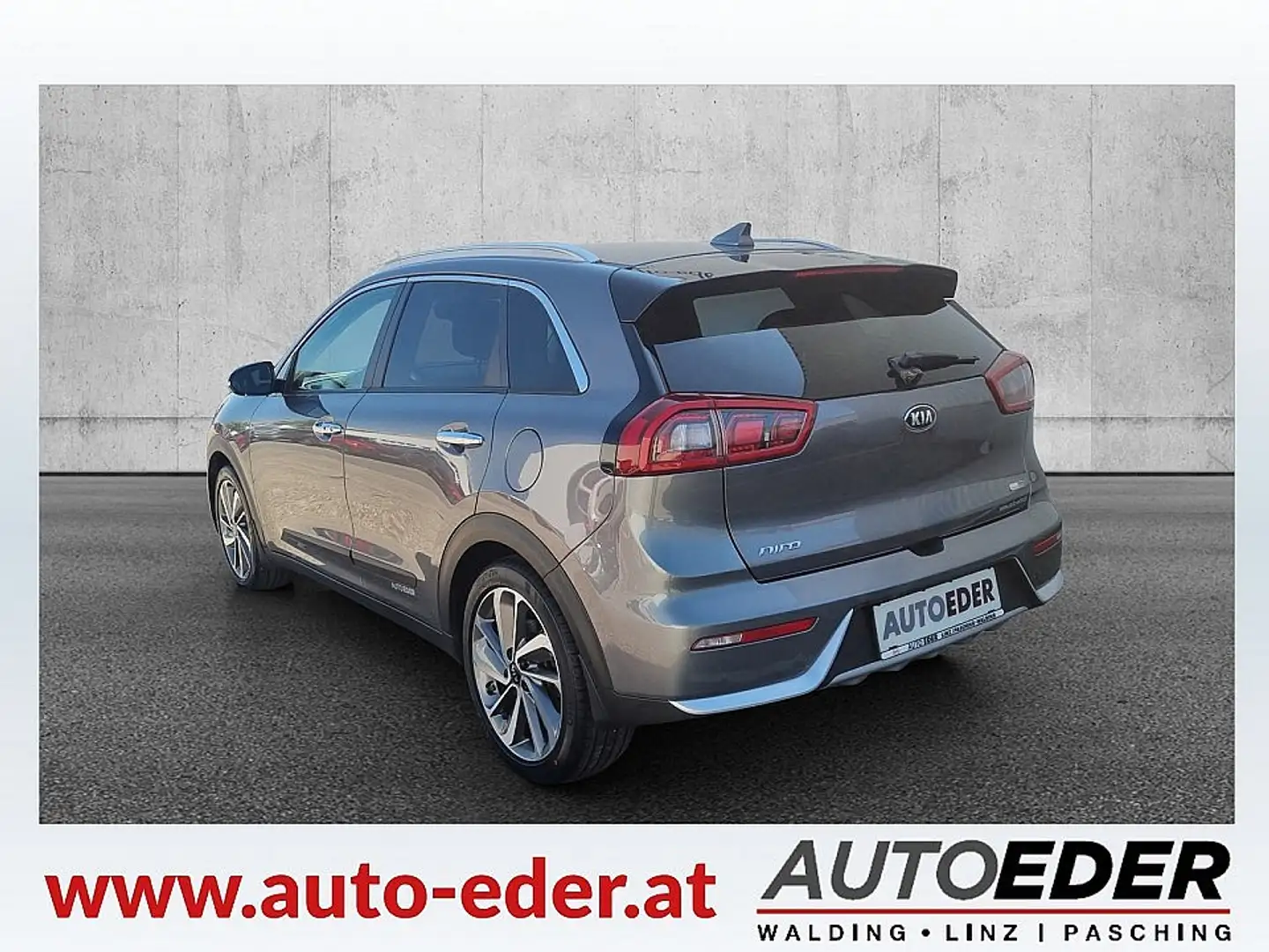 Vehicle image, number 4