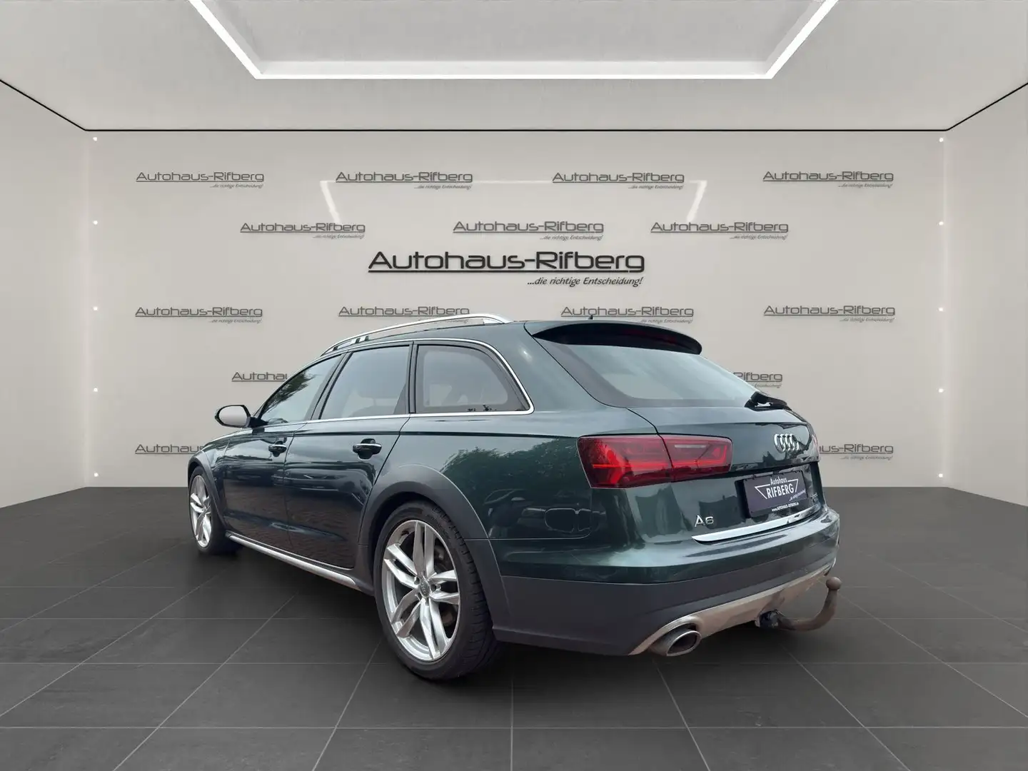 Vehicle image, number 4