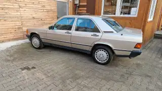 Vehicle image thumbnail, number 4